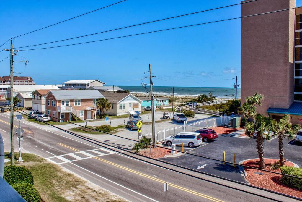 Appartamento Kraken'S Den * Oceanview * Steps To Ocean * Pool Carolina Beach Esterno foto